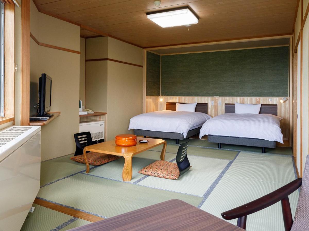 Hotel Iwasuge Yamanouchi  Bagian luar foto
