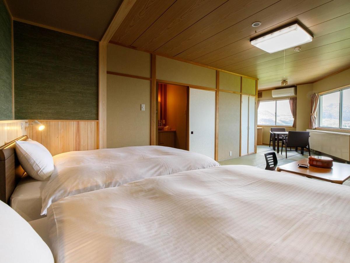 Hotel Iwasuge Yamanouchi  Bagian luar foto