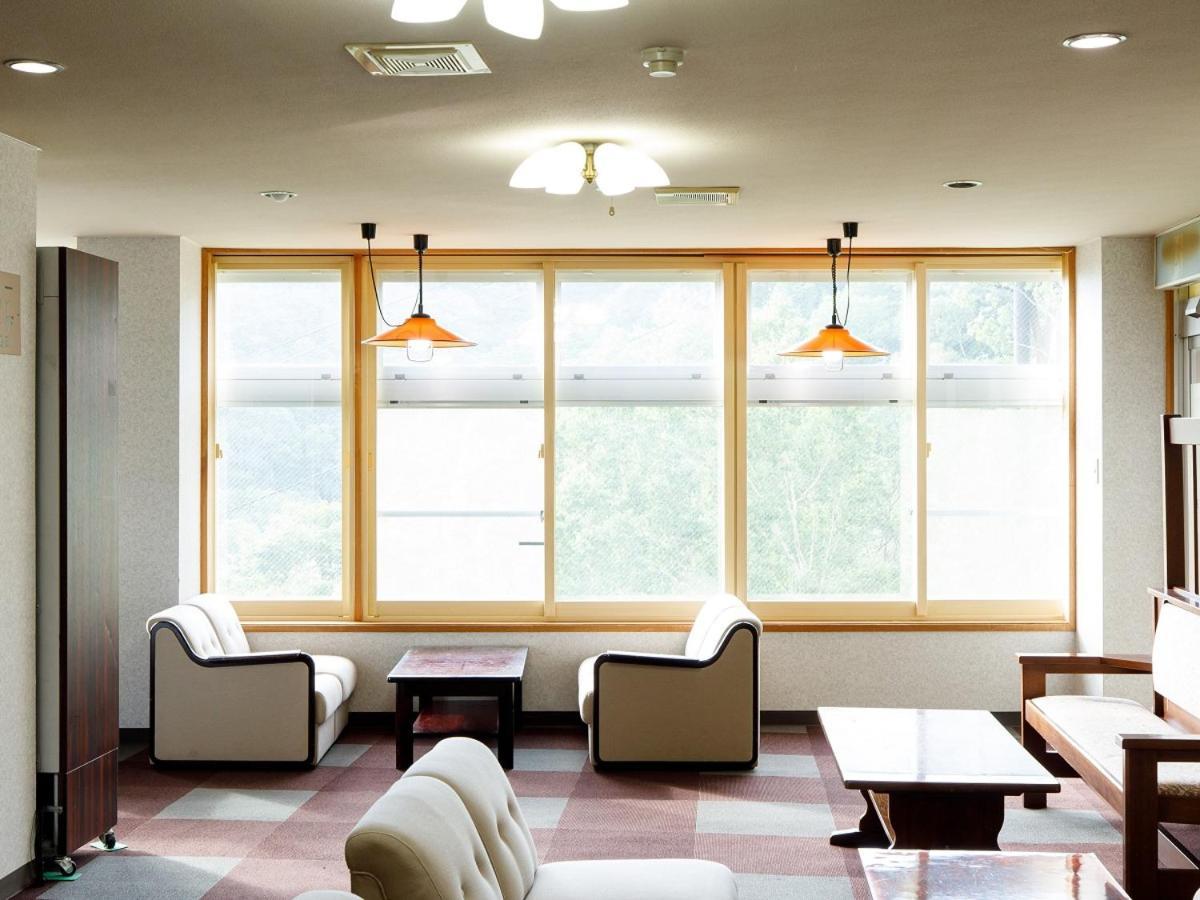 Hotel Iwasuge Yamanouchi  Bagian luar foto