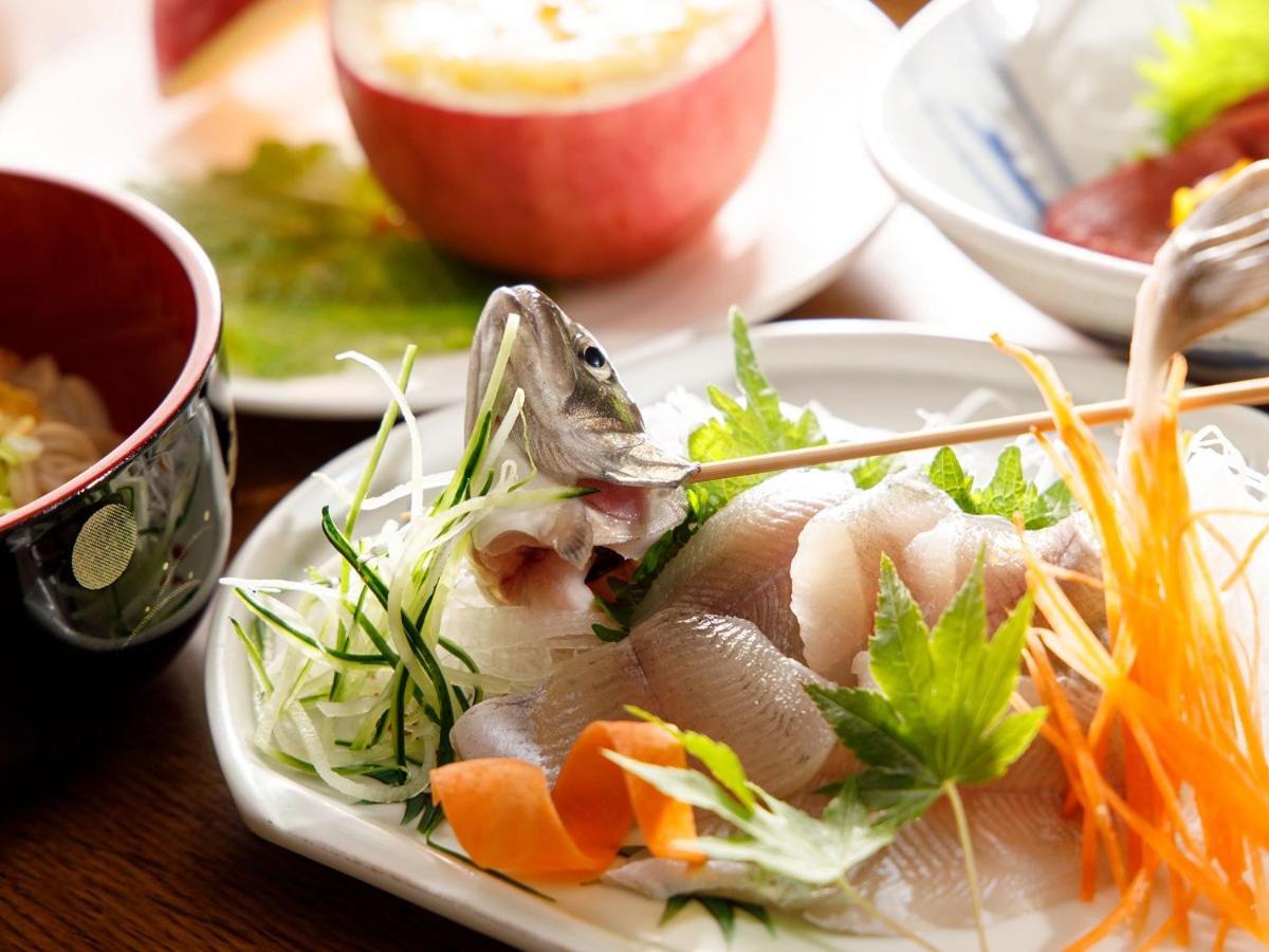Hotel Iwasuge Yamanouchi  Bagian luar foto