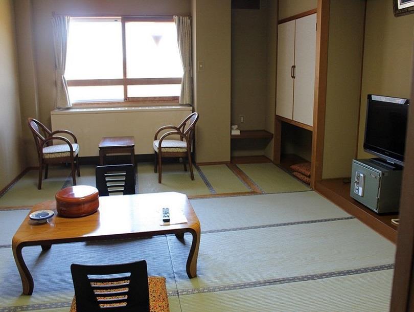 Hotel Iwasuge Yamanouchi  Bagian luar foto